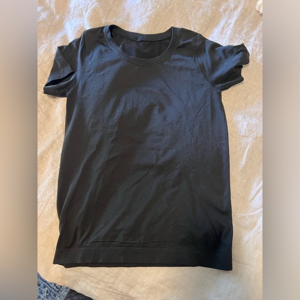 Lulu lemon black size 4 top